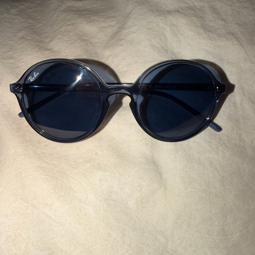 Ray-Ban Round Sunglasses in Dark Blue